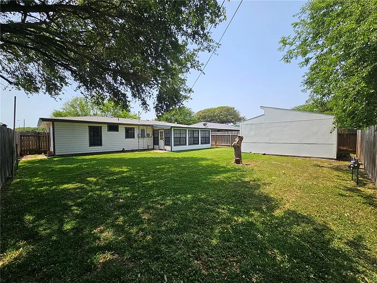 115 Holly Dr — Photo 20