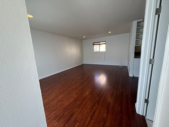 5th image of 209 N Lucia Ave APT 2