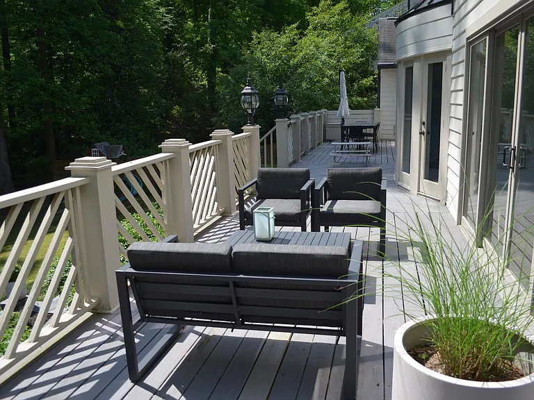 3825 Peachtree Dunwoody Rd NE — Photo 41
