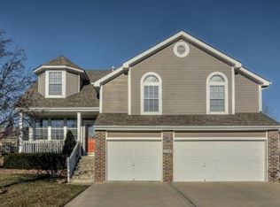1244 SE Princeton Dr, Lees Summit, MO 64081