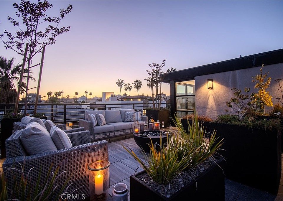1st image of 150 S Oak Knoll Ave #103