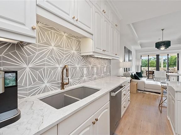 4th image of 555 5th Ave S Penthouse 201-4