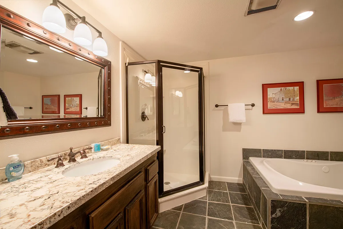 Building Photo - 401 Silver King Dr #9