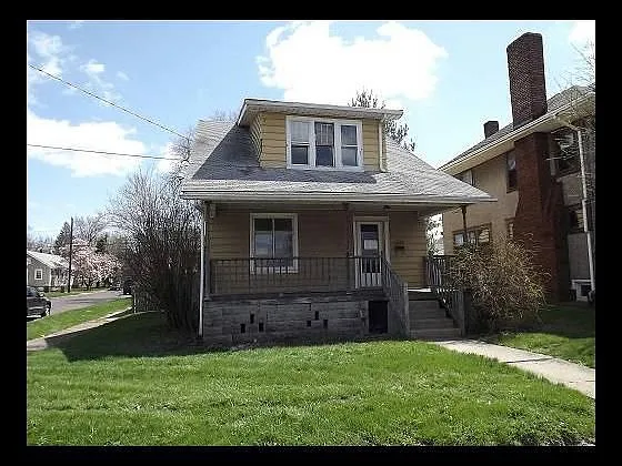 2638 N Prospect Rd photo 1