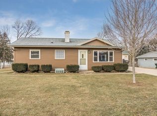 5660 Colorado Dr SW, Cedar Rapids, IA 52404