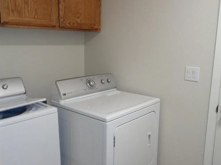 1785 Shamrock Cir — Photo 2