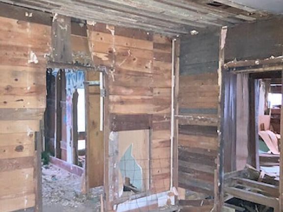 4th image of 107 W HARRIS Street #A