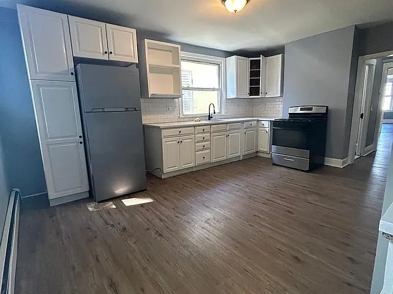 22 N 19th St #2F — Photo 3