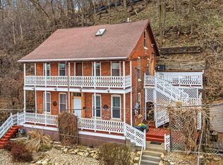 189 Saint Marys St, Dubuque, IA 52001