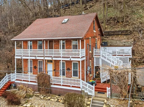 189 Saint Marys St, Dubuque, IA 52001