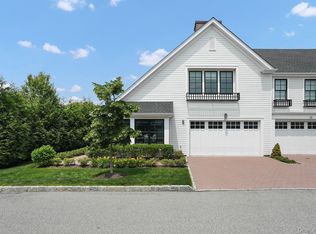 27 Lavender Ln, Port Chester, NY 10573