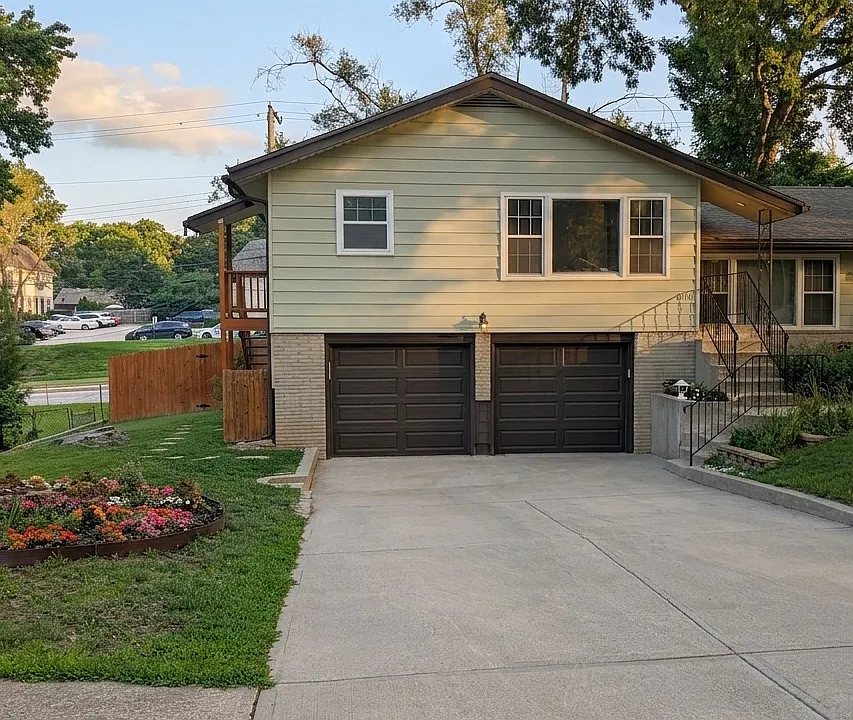 8316 Travis Ln
