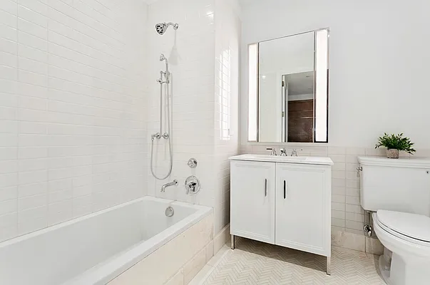 Rented by Compass | media 25