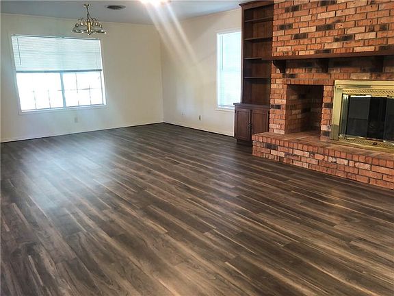 3rd image of 6822 Lake View Dr