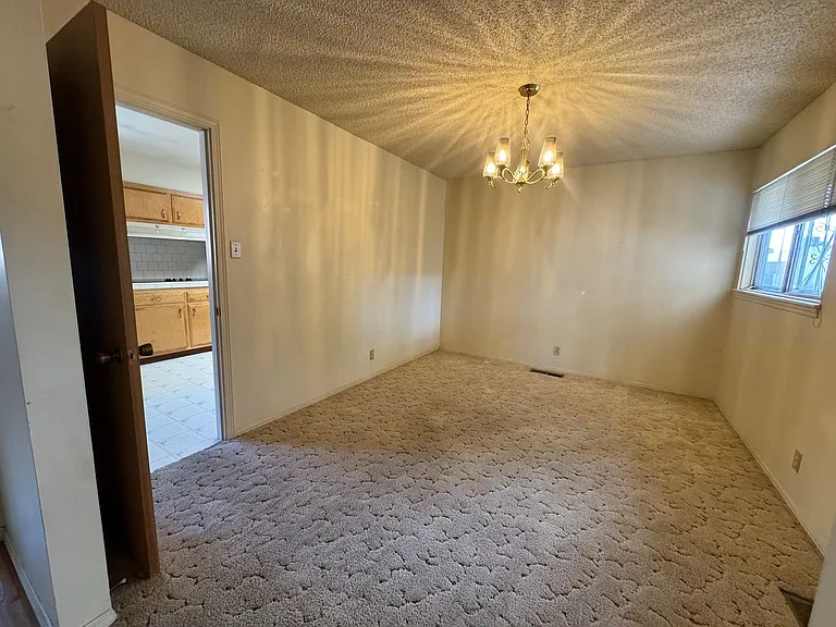 1705 California St NE — Photo 4
