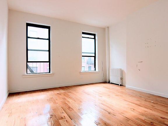 4th image of 425 W 45th St #4FFW