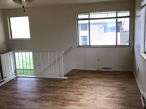 5th image of 1441-1447 S Kimbark St #7