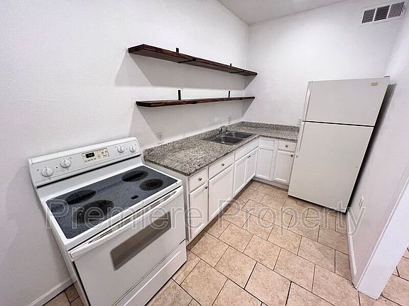 4th image of 3319 E 30th St Unit 1E