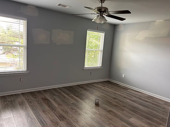 3rd image of 4405 Glenda Ln