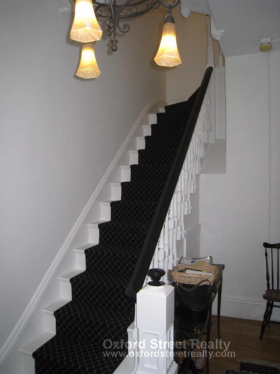 Building Photo - 50 Langdon St #3
