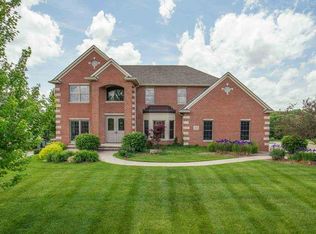 5924 Eagle Ridge Rd, Bettendorf, IA 52722