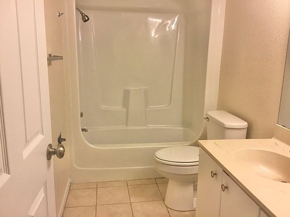 4th image of 915 S Seminole Dr APT 9