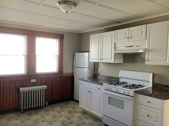 2nd image of 13 Davis St