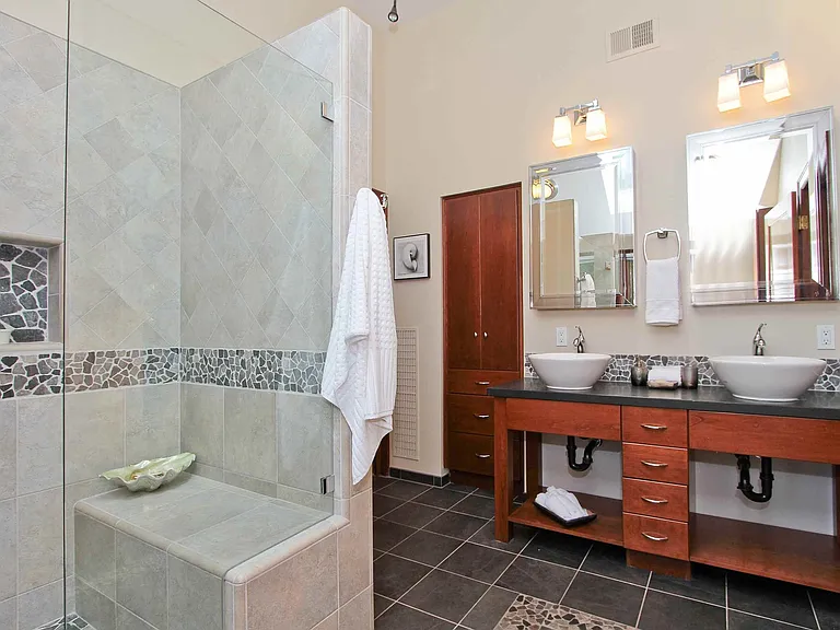 1621 Portola Ave — Photo 11