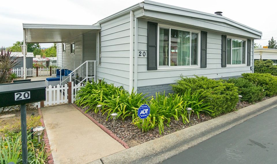 1st image of 20 Terrace Dr