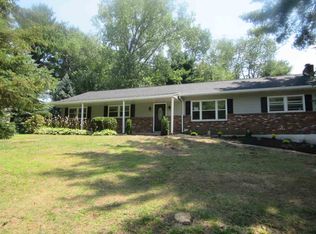 77 Appletree Ln, Clifton Park, NY 12065