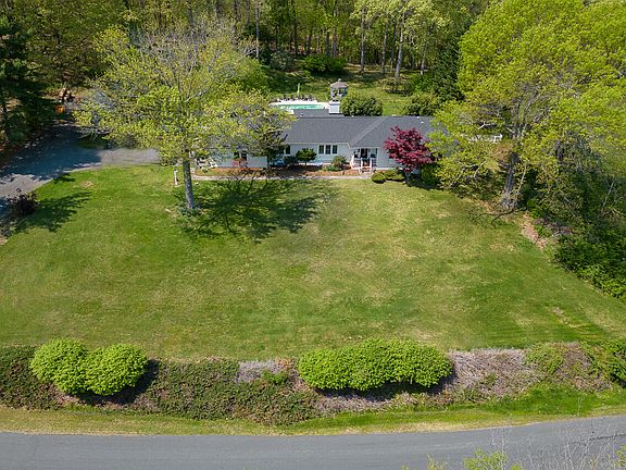 2nd image of 115 Shepherd Dr