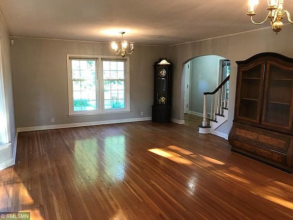 3rd image of 3527 47th Ave S