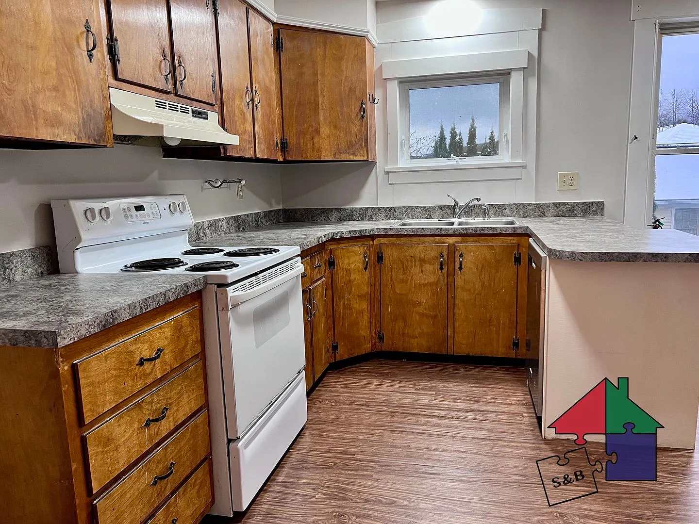 Thatcher Falls Apartments — Photo 3