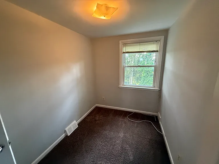 71 Suburban Ln — Photo 6
