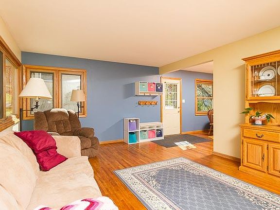 3rd image of 1484 Wilson Ave