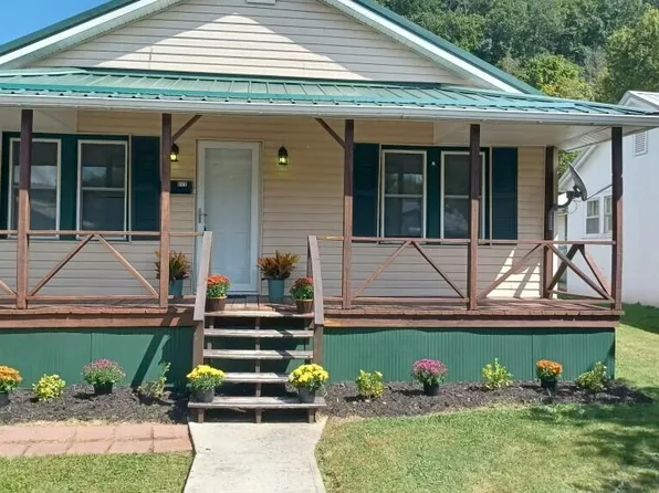 225 Ohio Ave, Rainelle, WV 25962