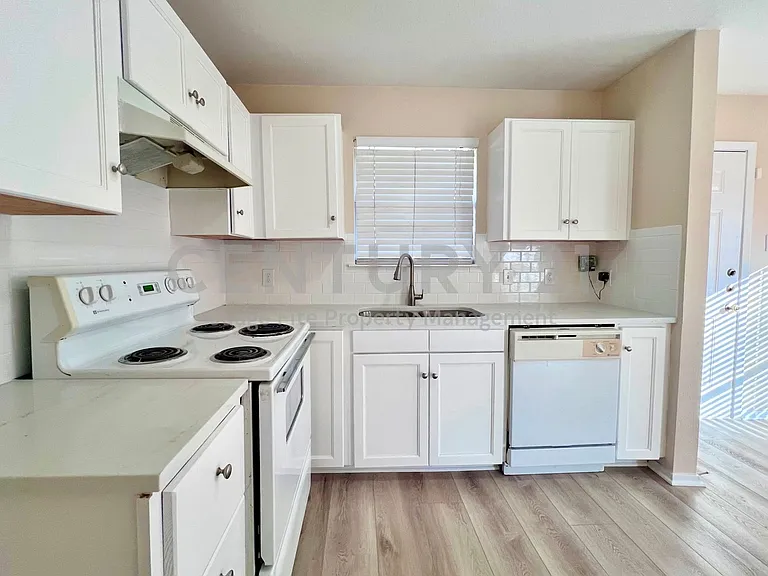1311 Nolte Dr — Photo 3