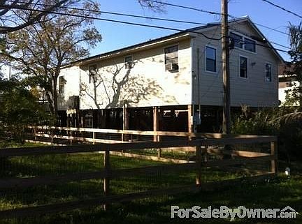 2nd image of 1641 Railroad Ave