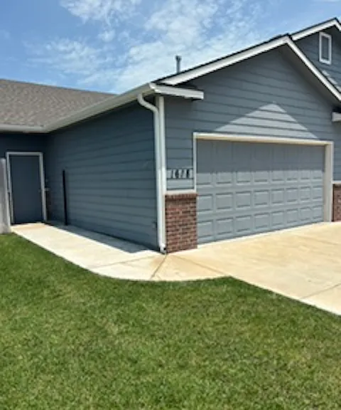 1618 E Olive Ct — Photo 1