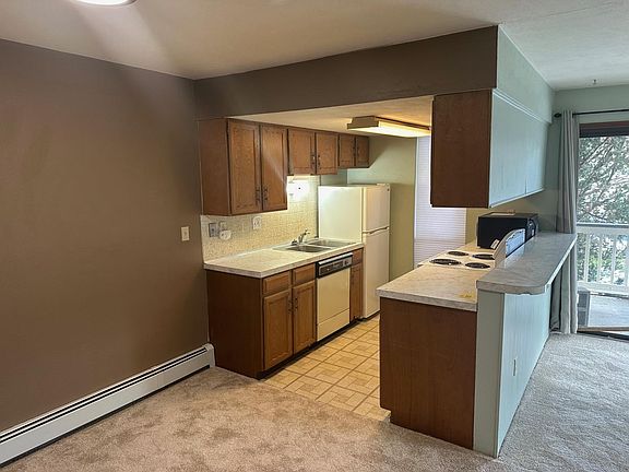 2nd image of 645 Manhattan Pl APT 207