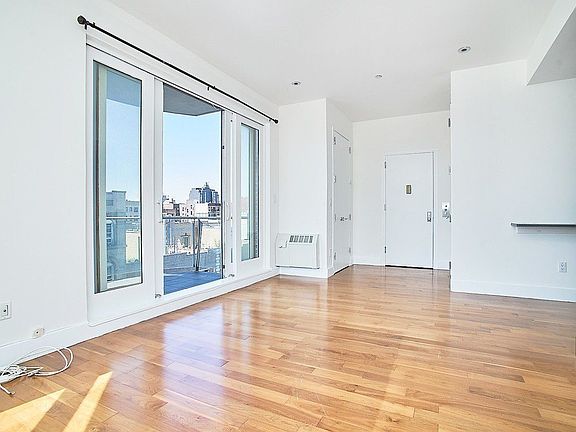 3rd image of 275 S 1st St APT 4R