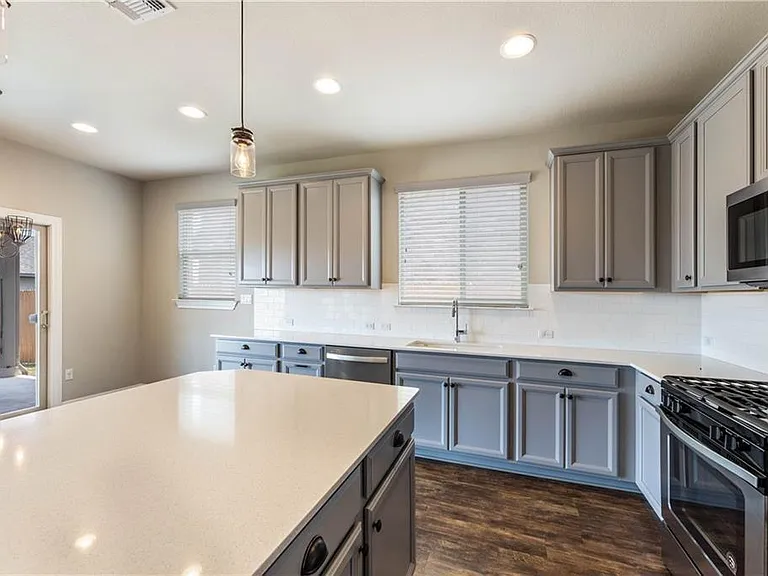 5413 Traviston Dr — Photo 11