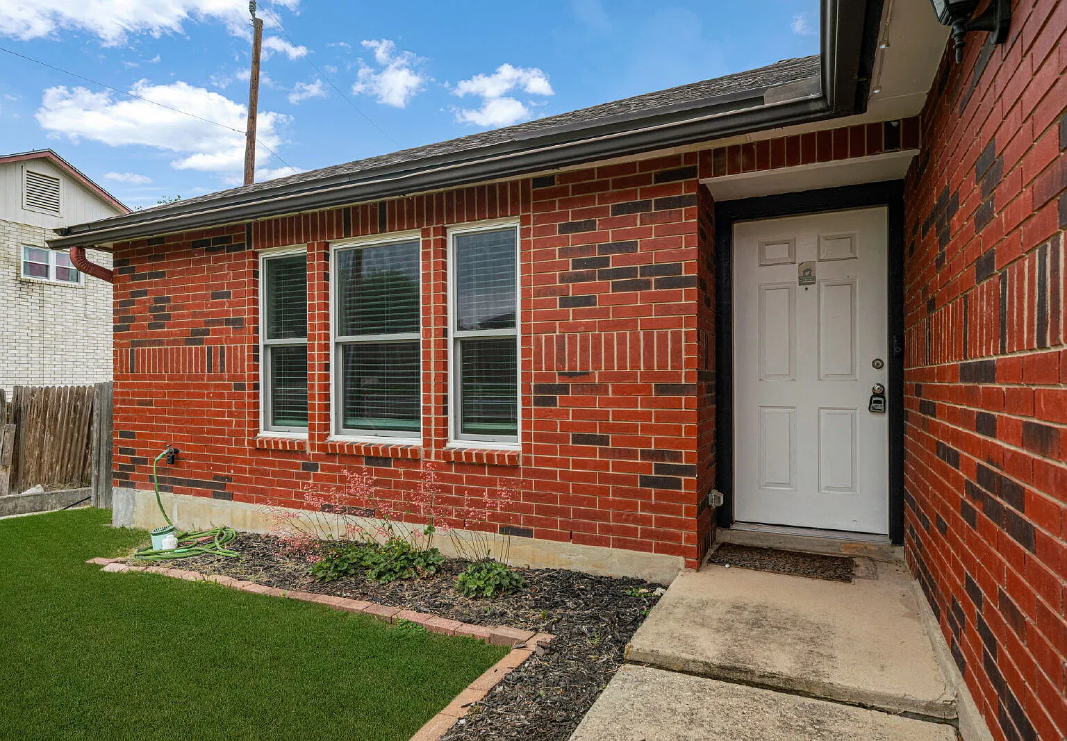 3 bed, 2.0 bath, 1641 sqft, $1,550 — Photo 4