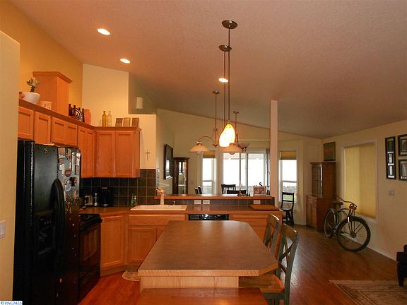 3rd image of 7915 Salmon Dr