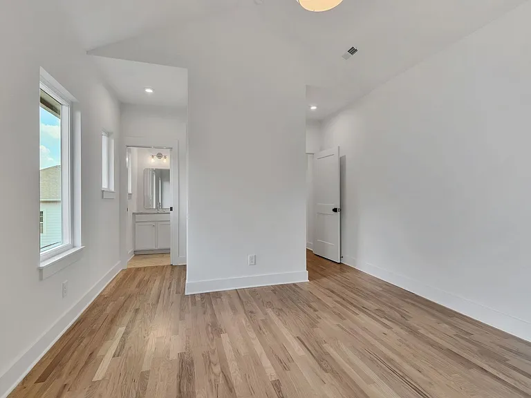 5917 Robertson Ave — Photo 29