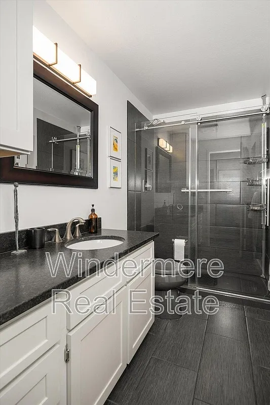 2 bed, 2.0 bath, 1096 sqft, $1,700 — Photo 3