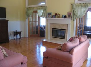 169 Roosevelt Dr, Poughquag, NY 12570