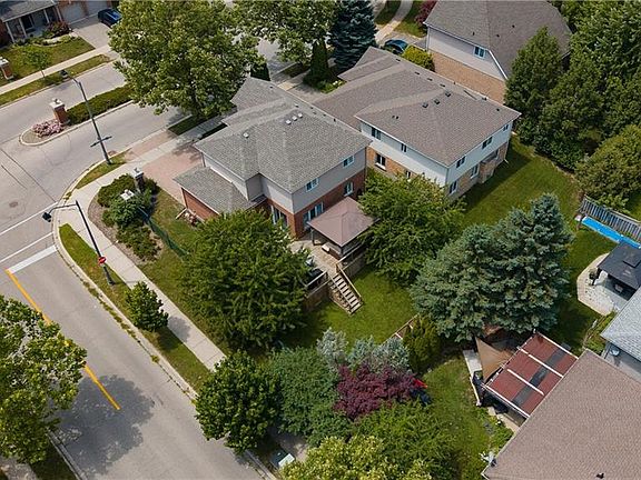 4th image of 620 Munich Cir