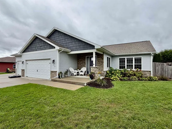 114 Clover Ln, Janesville, WI 53548