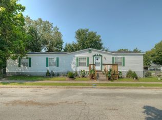 424 S Hall St, Webb City, MO 64870